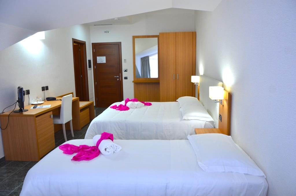 Vea Resort Hotel Меркато-Сан-Северино Номер фото